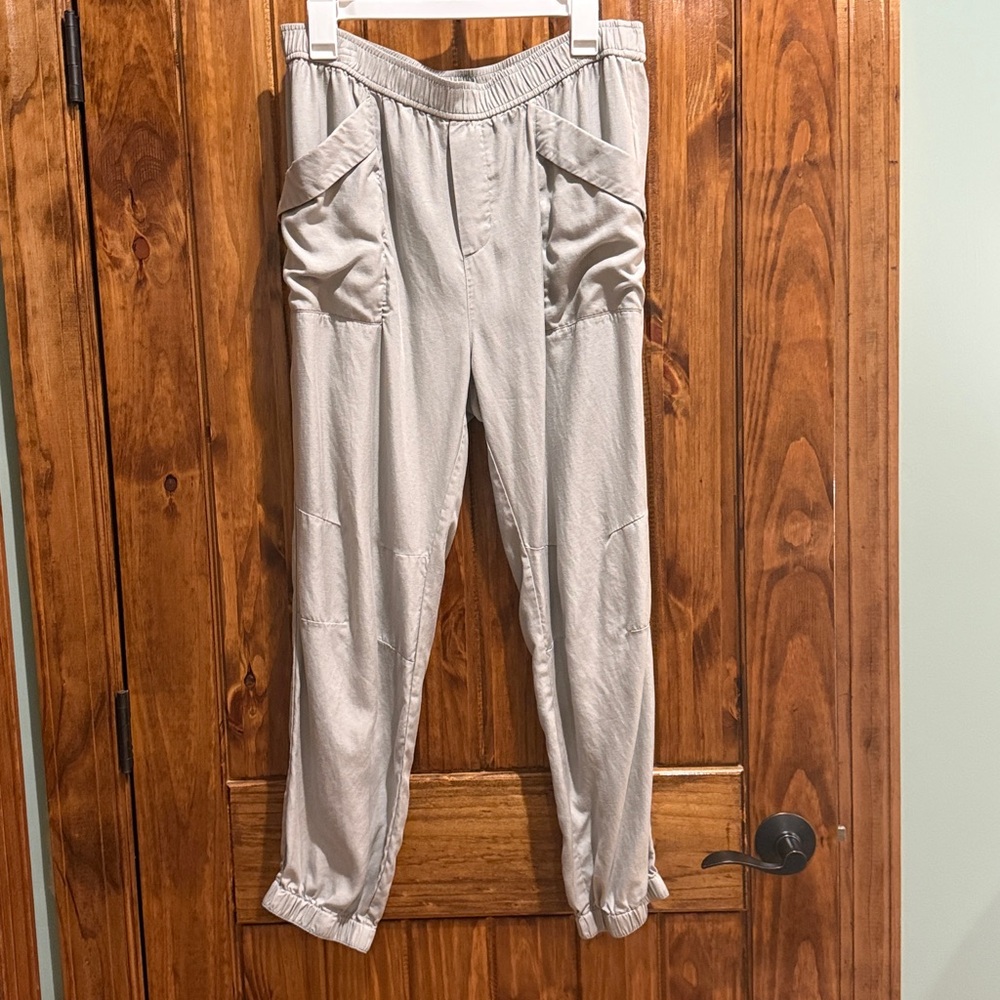 Vuori Trestles Twill Jogger in Talc